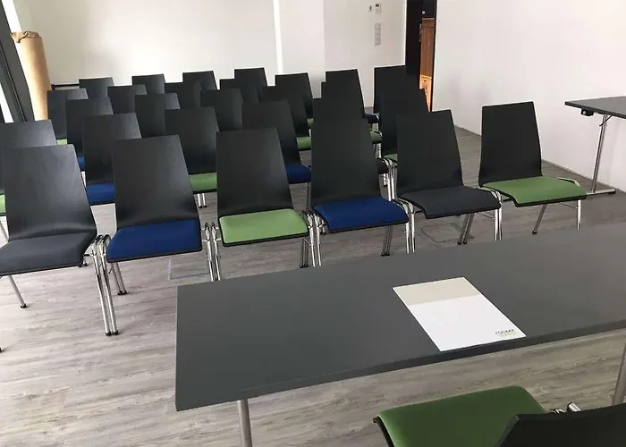 Hotel Roomz & Conference Center Prater 4*