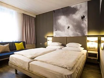 Hotel Roomz & Conference Center Prater 4*